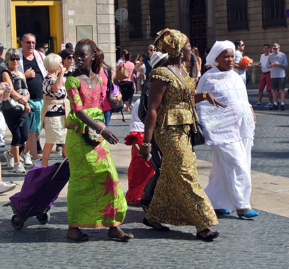 Persones a la plaça de Sant Jaume