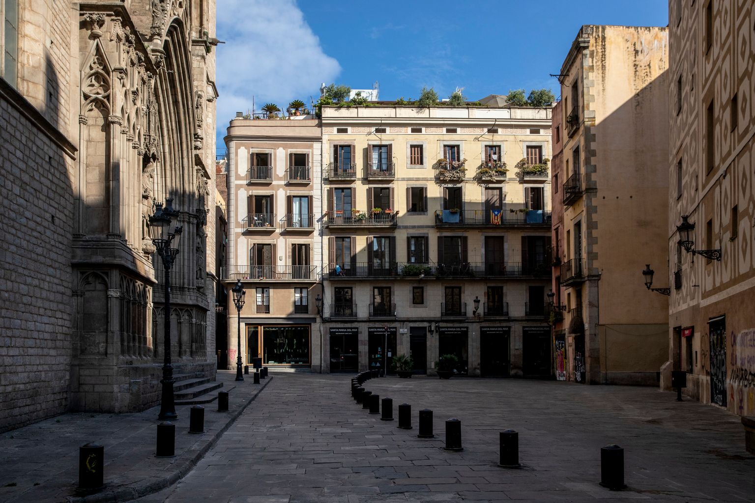 Església de Santa Maria del Mar sense gent al voltant. Districte de Ciutat Vella. Barri de Sant Pere, Santa Caterina i la Ribera