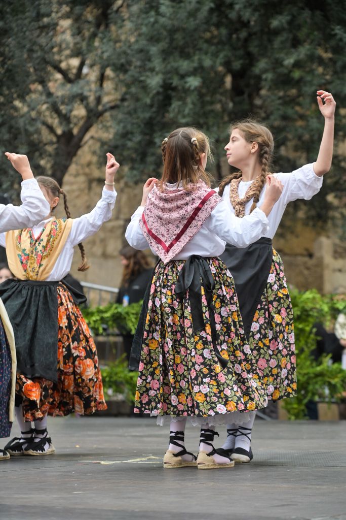 Dansaires dels esbarts infantils a les Festes de Santa Eulàlia 2025