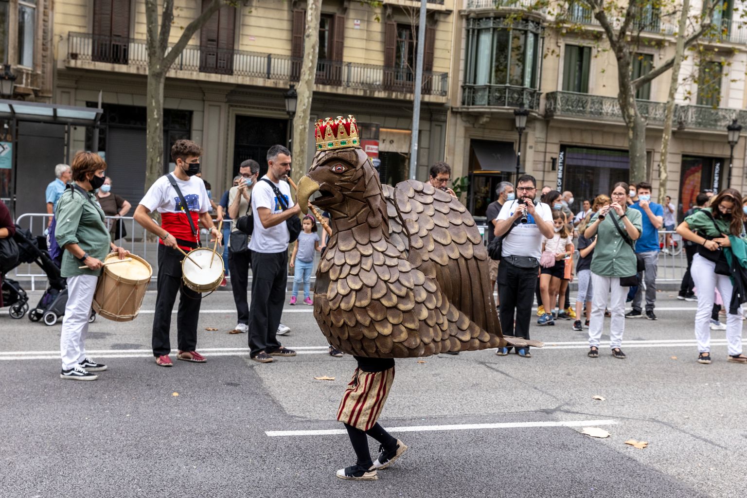 Ball de l'Àliga petita de Barcelona al matí de festa major de la Mercè 2021