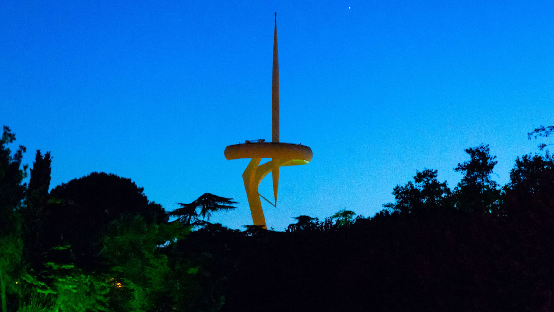 Torre Calatrava vista des del Palauet Albéniz