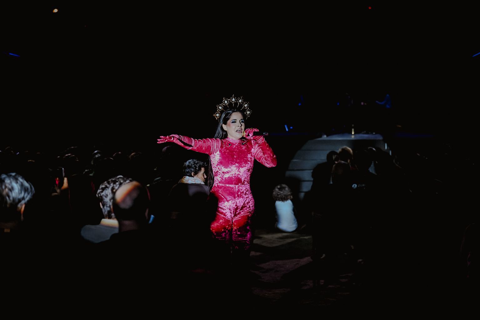 Glòria Ribera actua a l'espectacle "Glòria a la patrona princesa de Barcelona" al parc de l'Estació del Nord