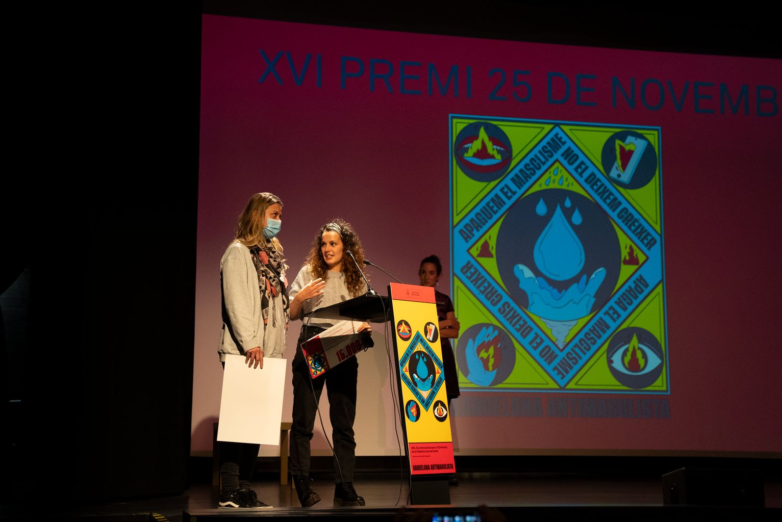 Palabras de agradecimiento de las representantes de la Asociación Cooperasec, proyecto ganador del Premio 25N