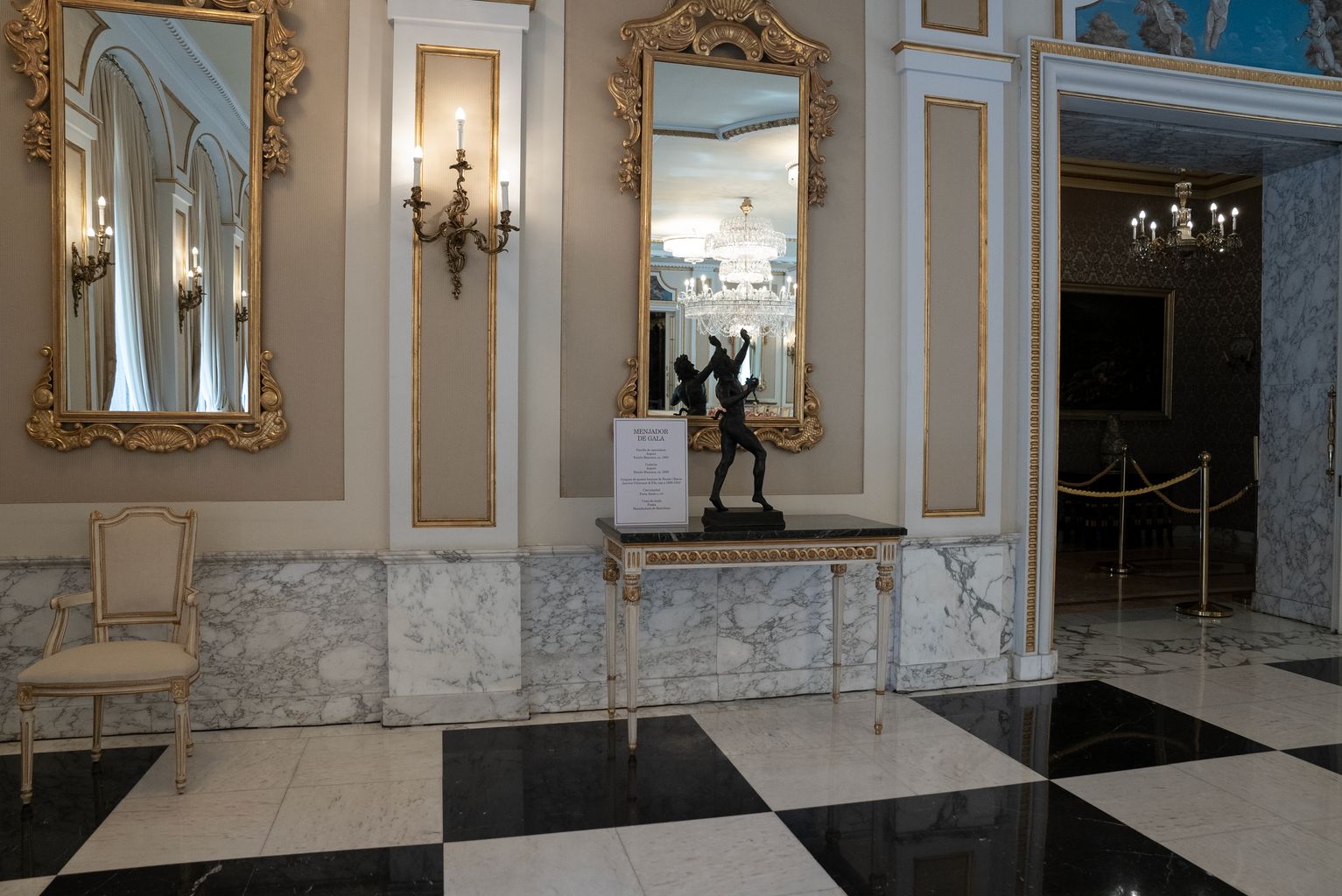 Cartell informatiu del Menjador de Gala del Palauet Albéniz