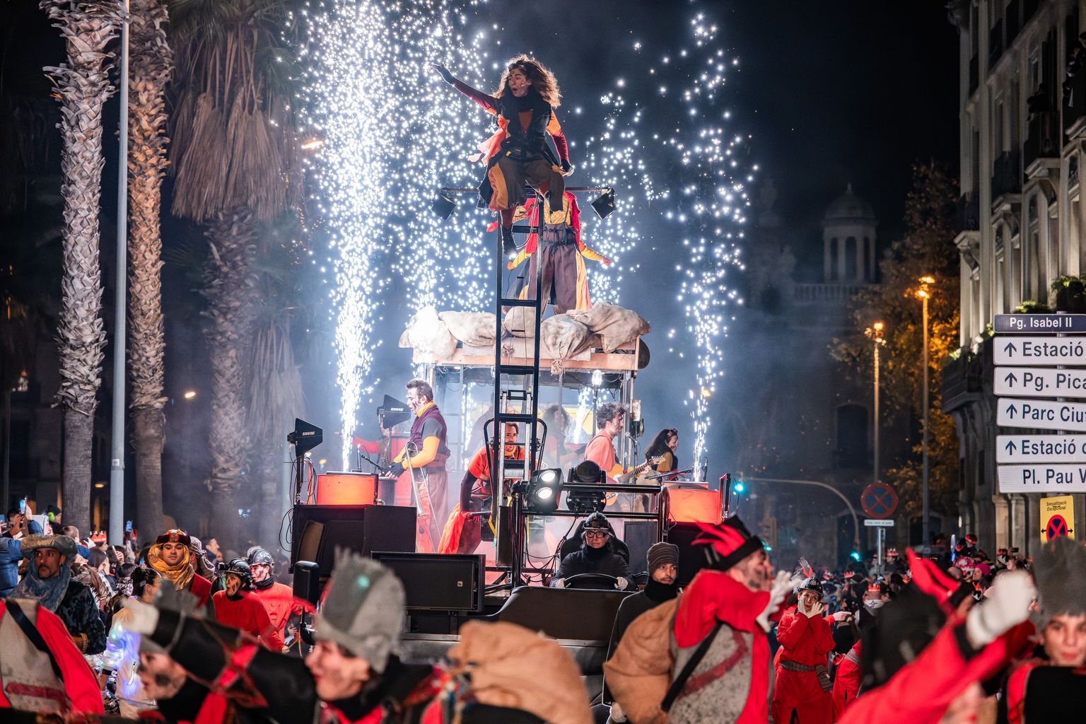Carrossa de músics que acompanyen la cavalcada de Reis