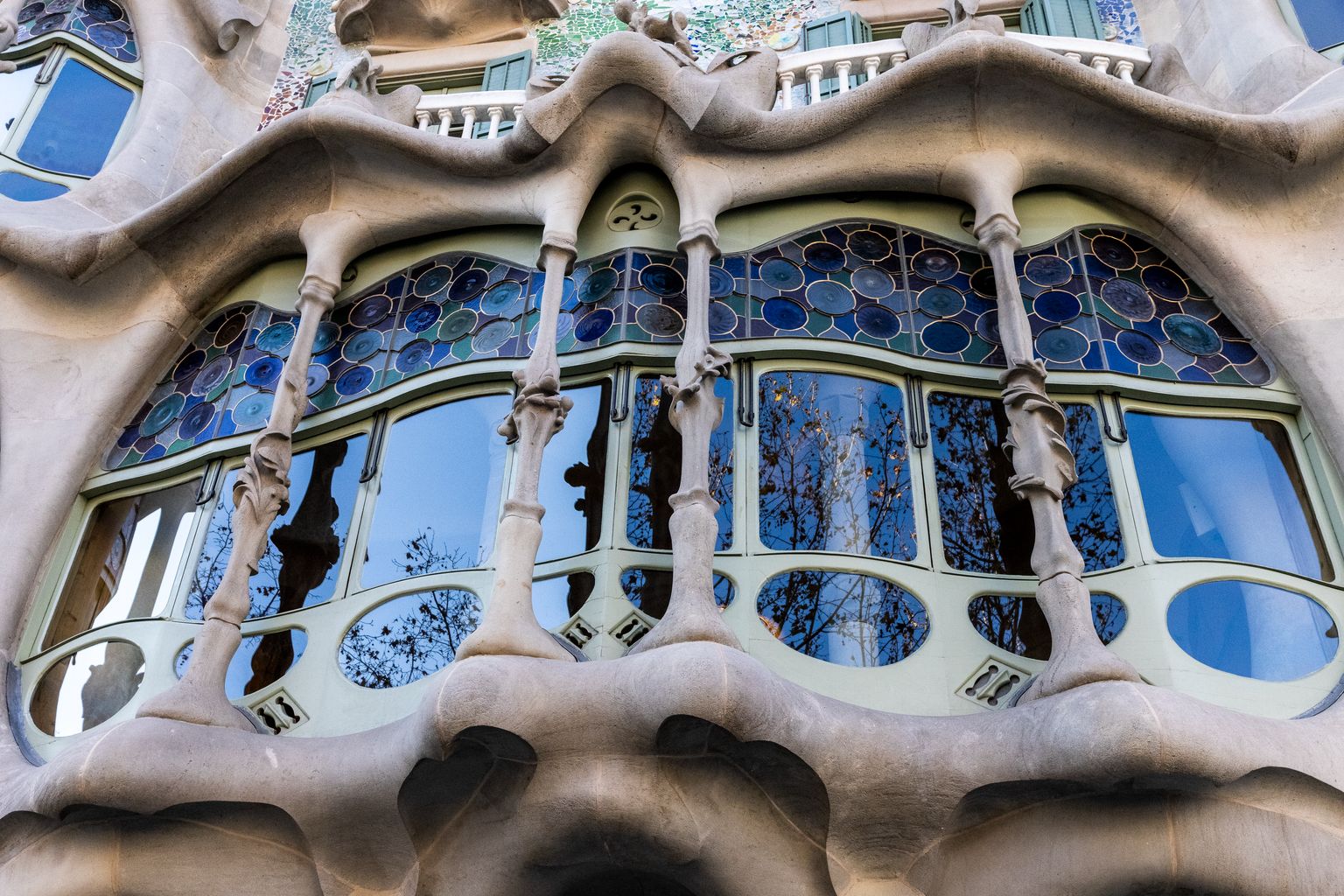 Detalle de los ventanales de la Casa Batlló