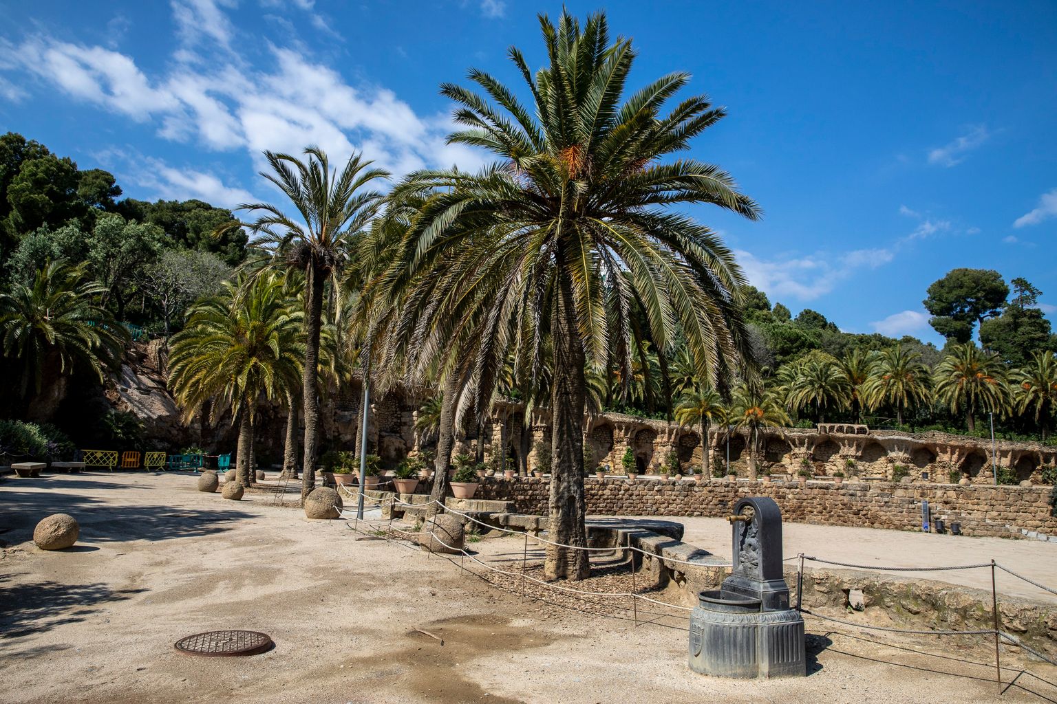 Vista general de los caminos del Park Güell