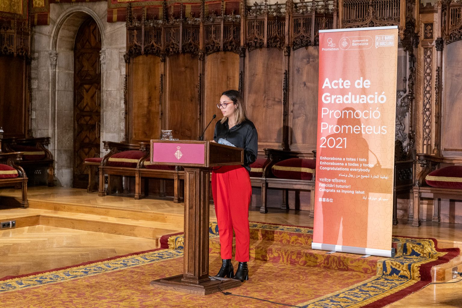 Intervenció de Chaima El Machriqy, alumna graduada del projecte Prometeus, que parla en nom de totes i tots els joves graduats de la promoció 2021