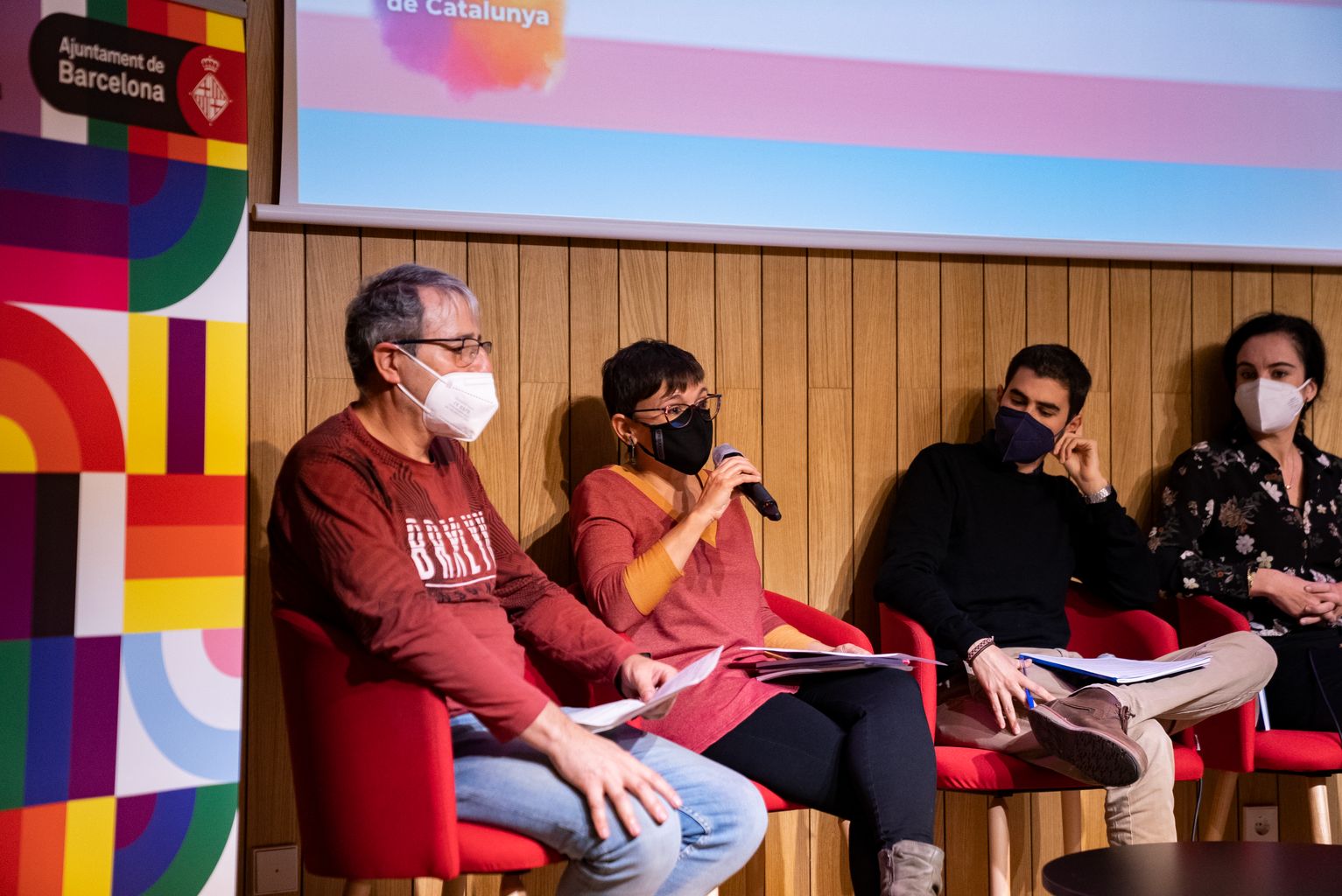 Intervenció d'una assistent a l'acte de presentació de la  'Guia per millorar l'ocupabilitat de les persones trans'