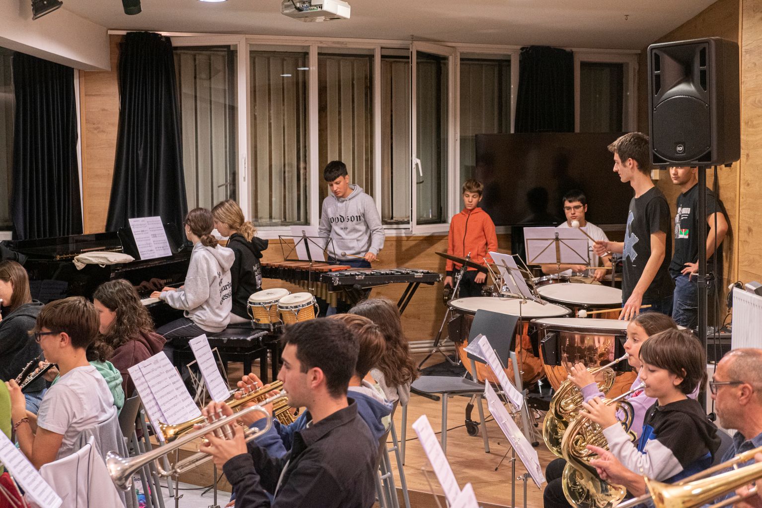 Assaig d'orquestra a l'Escola Municipal de Música de Sant Andreu