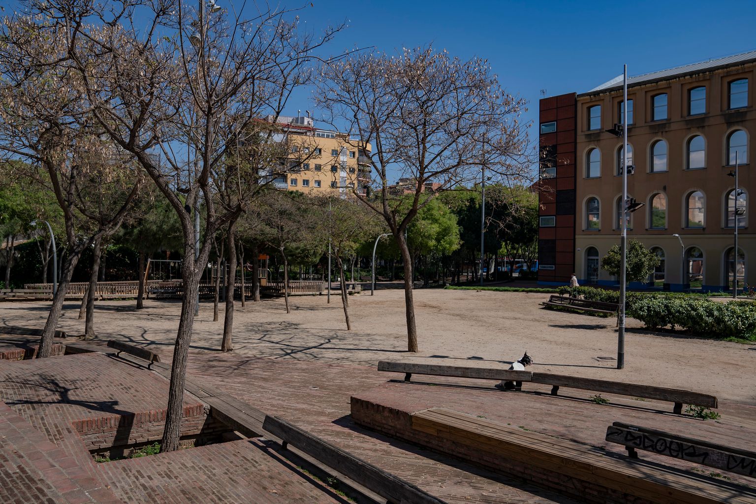 Plaça de Can Fabra totalment buida