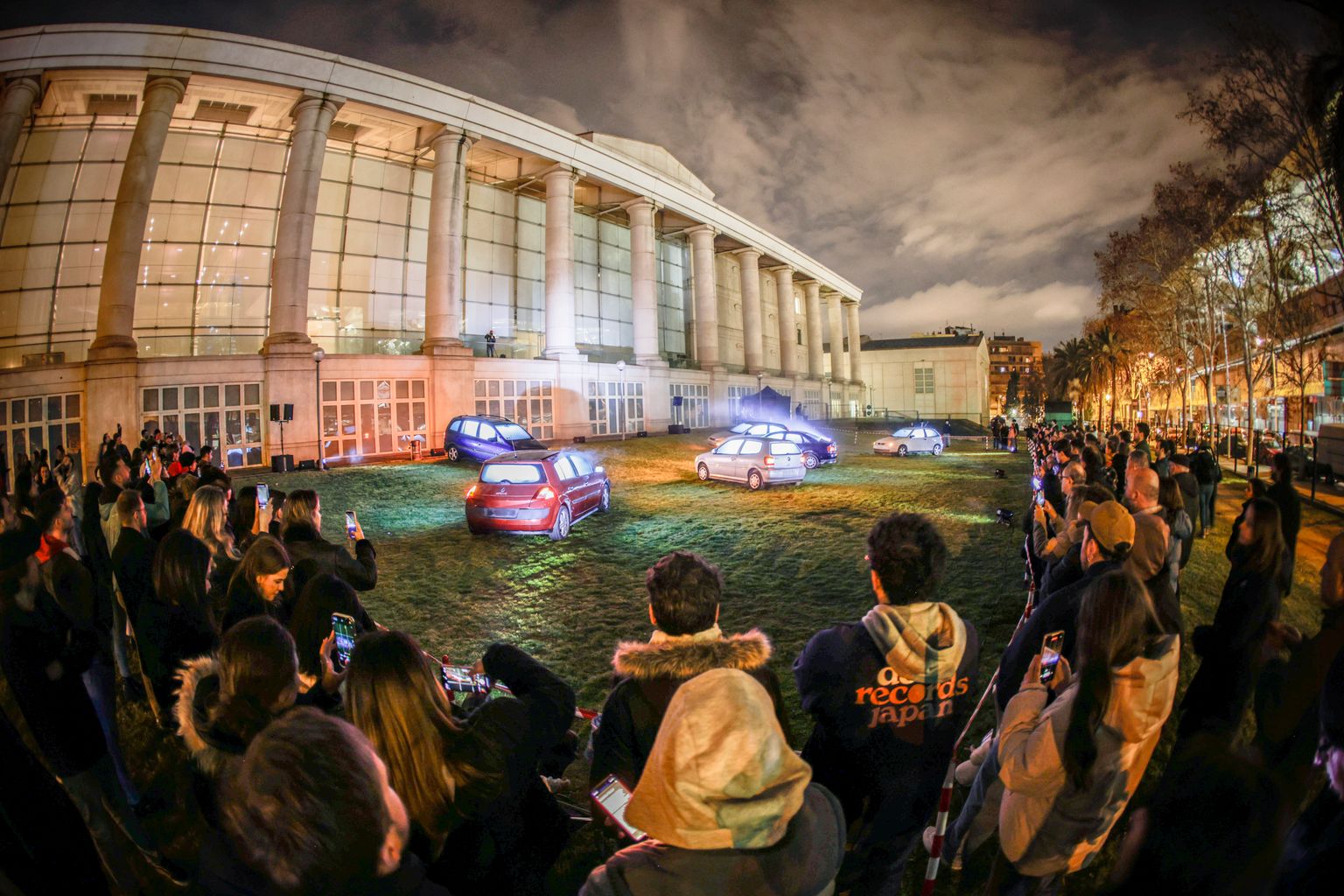 Instal·lació artística 'Traffic Jam Zoom', de Laura Clos 'Closca', del Festival Llum BCN 2025.