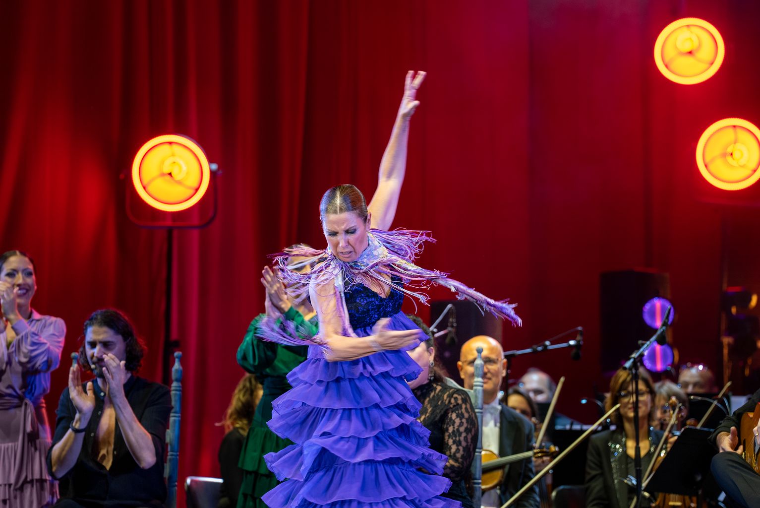 Sara Baras durant la seva actuació a l'acte de cloenda de la Copa Amèrica i la celebració del 200è aniversari del passeig de Gràcia