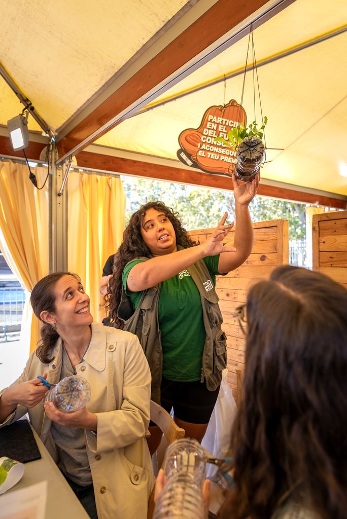 Taller de creación de un huerto vertical de la feria gastronómica Terra i Gust