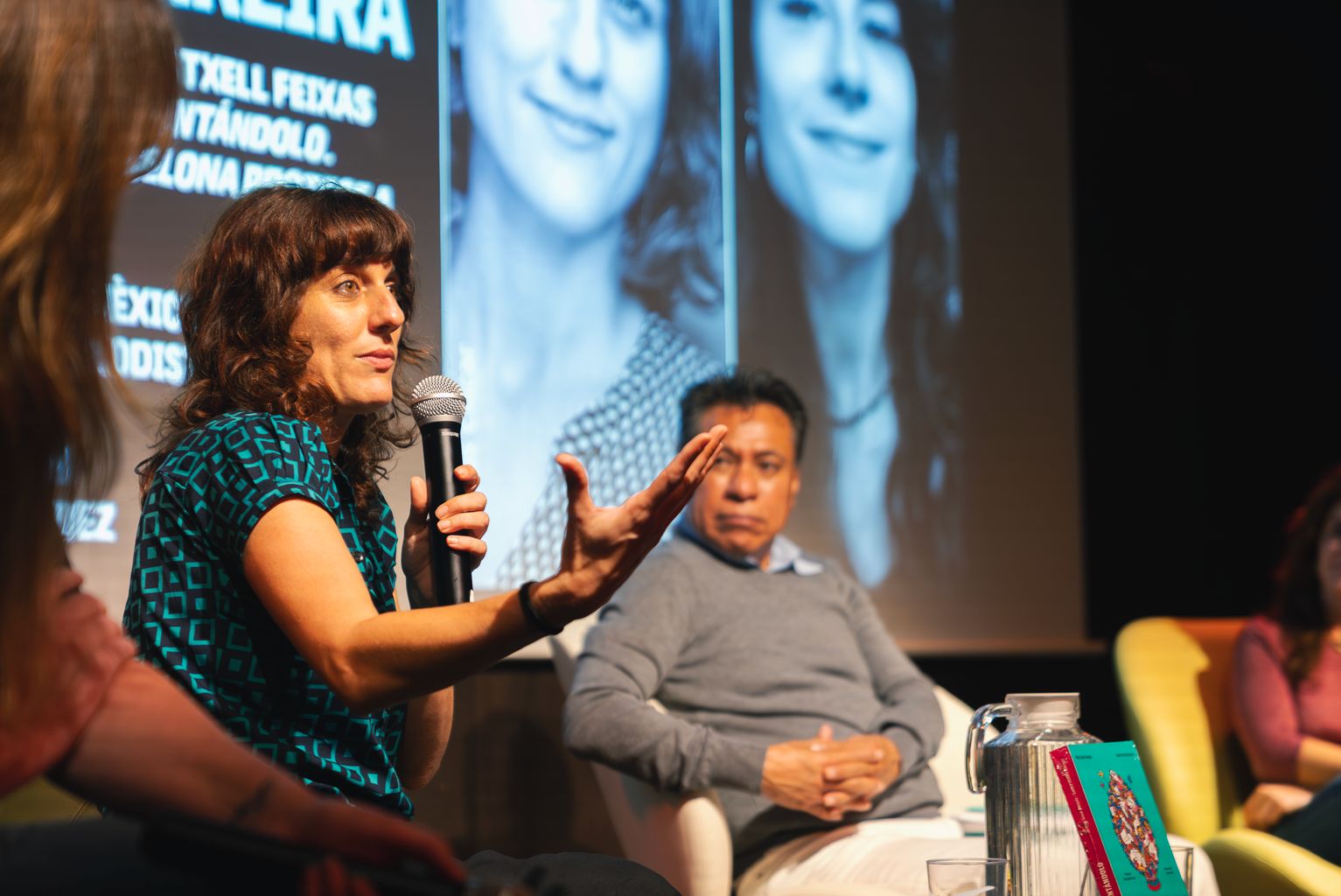 Sandra Vicente Barreira intervé en la presentació de “Seguir contándolo. Crónica del programa Barcelona Protege a Periodistas de México”