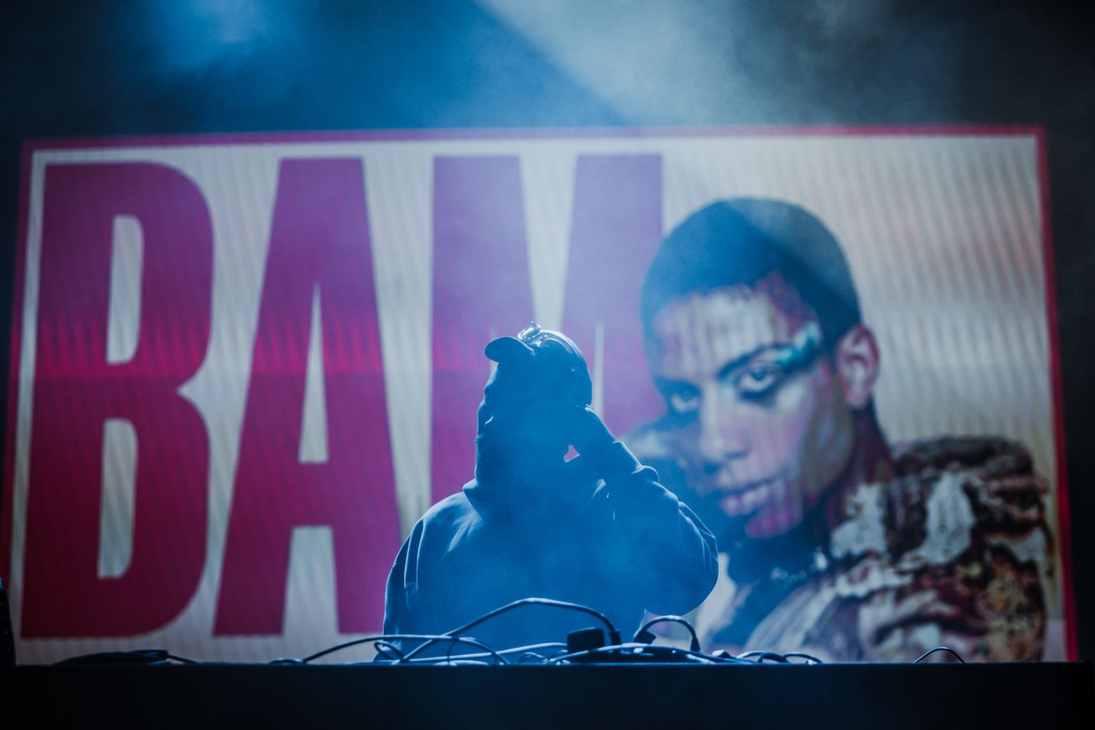 Concert de Kiddy Smile a les festes de la Mercè 2025 El cantant punxa i canta a l’escenari