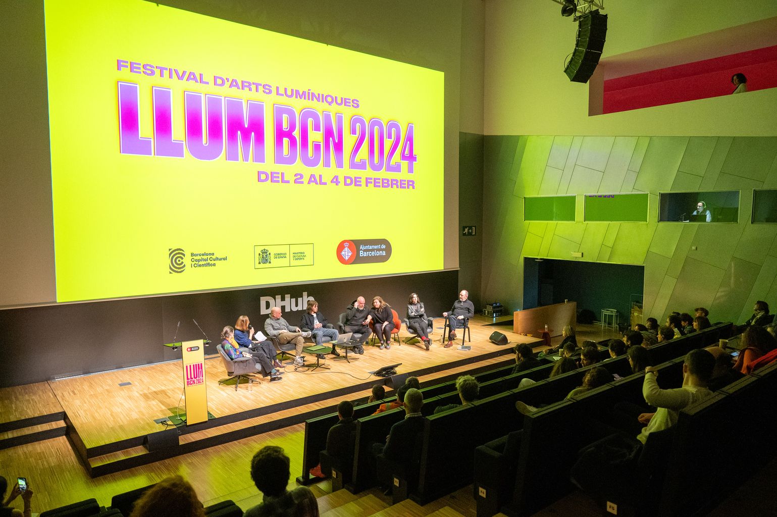 Taula de presentació del festival Llum BCN 2024