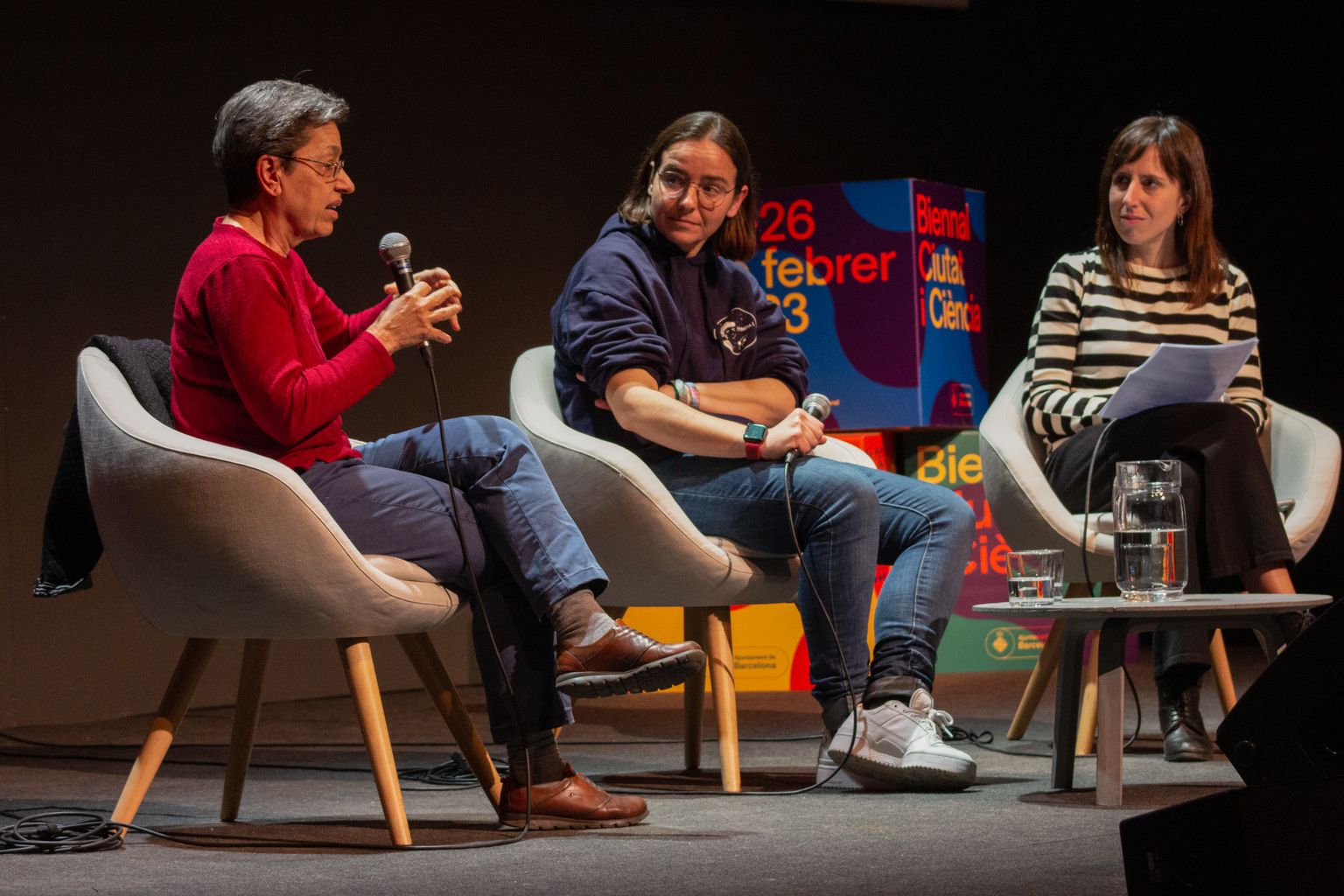 Carme Torras, Maria-Cristina Marinescu i Núria Jar al debat «Biopics i la ciència viscuda en primera persona - Intel·ligència artificial i intel·ligència col·lectiva» i «The imitation game».