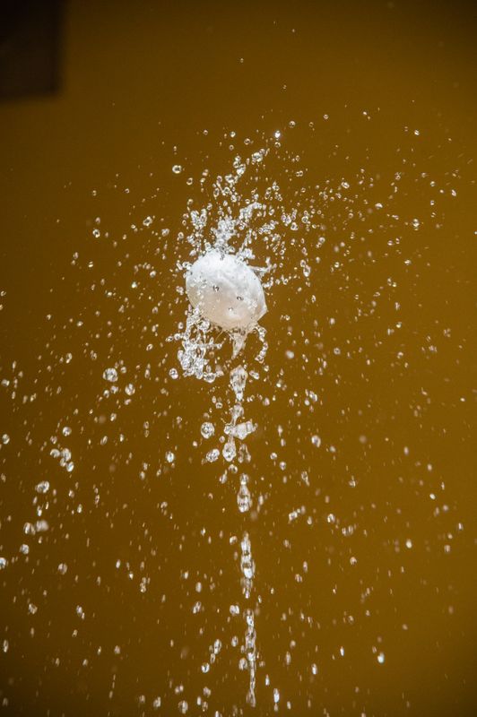 <div class='imageHoverDetail'>
             <p class='imageHoverTitle twoLineBreak'>Detall d'un ou ballant a sobre d'un raig d'aigua del brollador del Palau del ...</p>
             <p class='imageHoverAutor oneLineBreak'>Autor: Pep Herrero</p>
             <button class='imageHoverBtn'>Mostra els detalls de la imatge <span class='sr-only'>Detall d'un ou ballant a sobre d'un raig d'aigua del brollador del Palau del ...</span></button>
             </div>