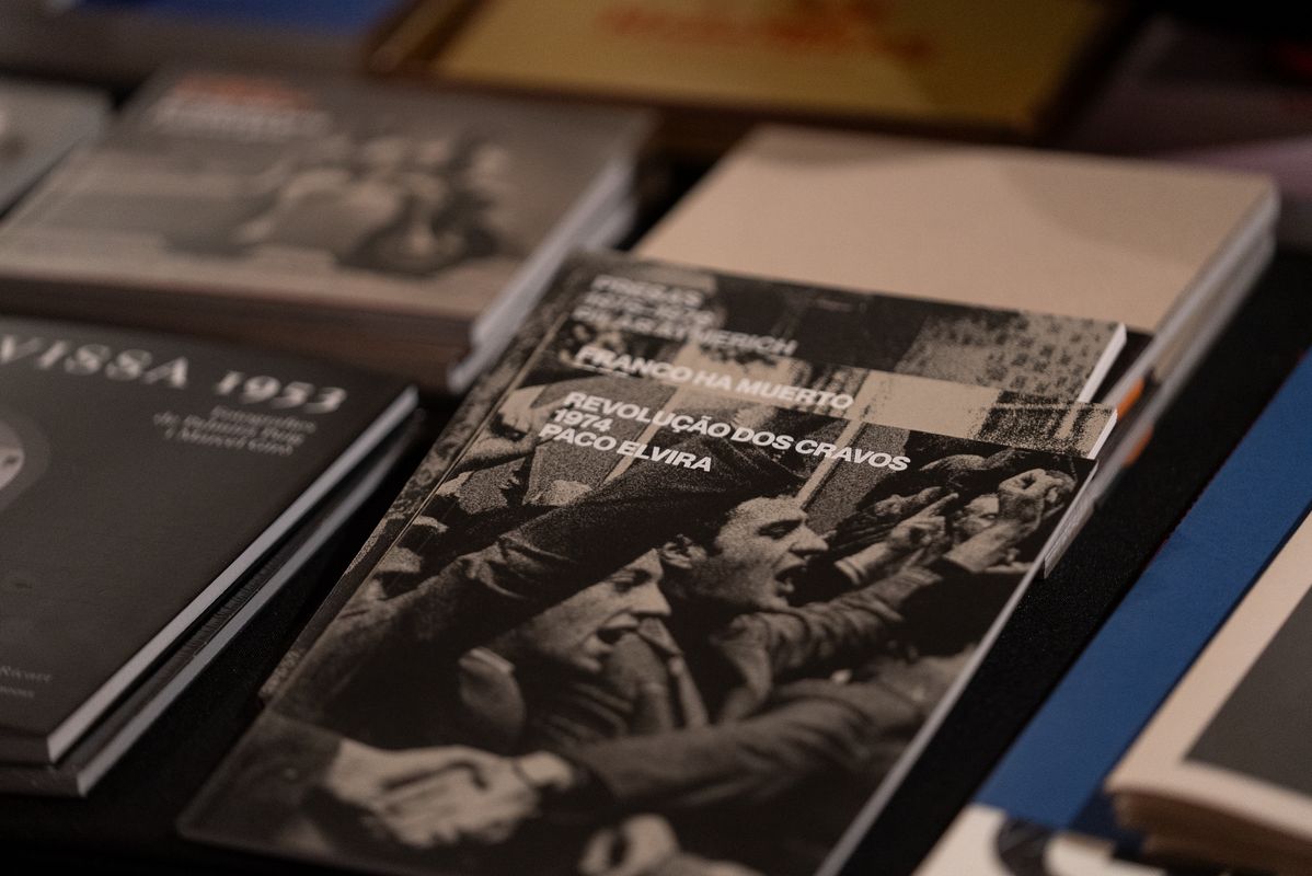 
             Un dels llibres exposats a la presentació del llibre ‘Picasso Barcelona’ a l’...
             Autor: Martí Petit
             Mostra els detalls de la imatge Un dels llibres exposats a la presentació del llibre ‘Picasso Barcelona’ a l’...
             