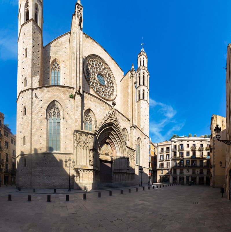 <div class='imageHoverDetail'>
             <p class='imageHoverTitle twoLineBreak'>Santa Maria del Mar sense turistes ni activitat al voltant. Districte de Ciut...</p>
             <p class='imageHoverAutor oneLineBreak'>Autor: Marc Lozano</p>
             <button class='imageHoverBtn'>Mostra els detalls de la imatge <span class='sr-only'>Santa Maria del Mar sense turistes ni activitat al voltant. Districte de Ciut...</span></button>
             </div>