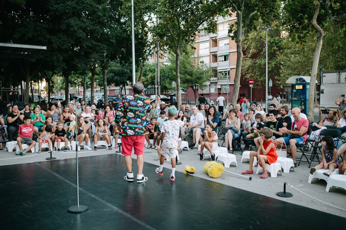 
             Plano general de un espectáculo de circo en el Festivalet de Circ de Sant Mar...
             Autor: Carolina Sánchez Garcés
             Ver los detalles de la imagen Plano general de un espectáculo de circo en el Festivalet de Circ de Sant Mar...
             