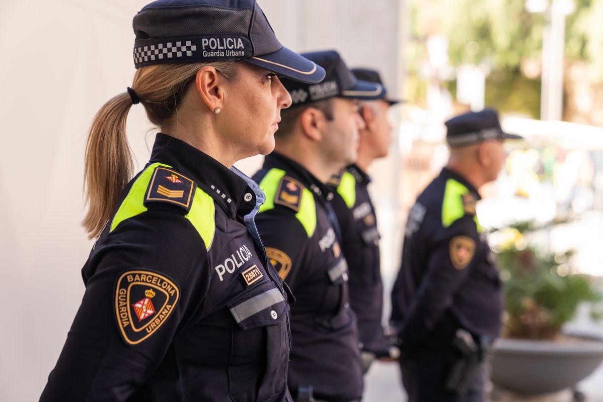 
             Agents de la Guàrdia Urbana en formació durant la visita de l