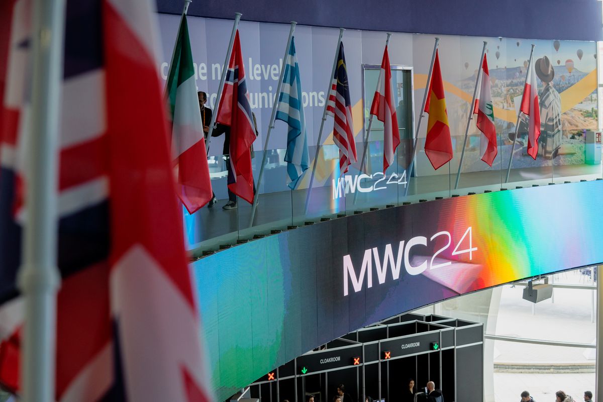 
             Detalle del rótulo del Mobile World Congress 2024 (MWC 2024) proyectado en la...
             Autor: Sortkat
             Ver los detalles de la imagen Detalle del rótulo del Mobile World Congress 2024 (MWC 2024) proyectado en la...
             