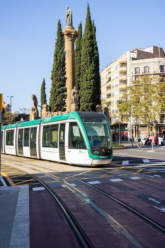 
             Tramvia durant la marxa en blanc pel nou tram de la Diagonal, davant la plaça...
             Autor: Sortkat
             Mostra els detalls de la imatge Tramvia durant la marxa en blanc pel nou tram de la Diagonal, davant la plaça...
             