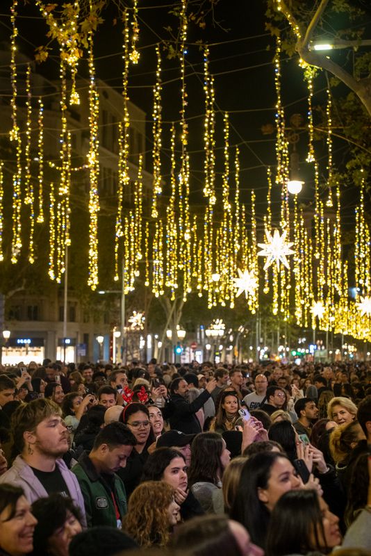
             Multitud sota els llums de Nadal del passeig de Gràcia
             Autor: Júlia Arnau
             Mostra els detalls de la imatge Multitud sota els llums de Nadal del passeig de Gràcia
             