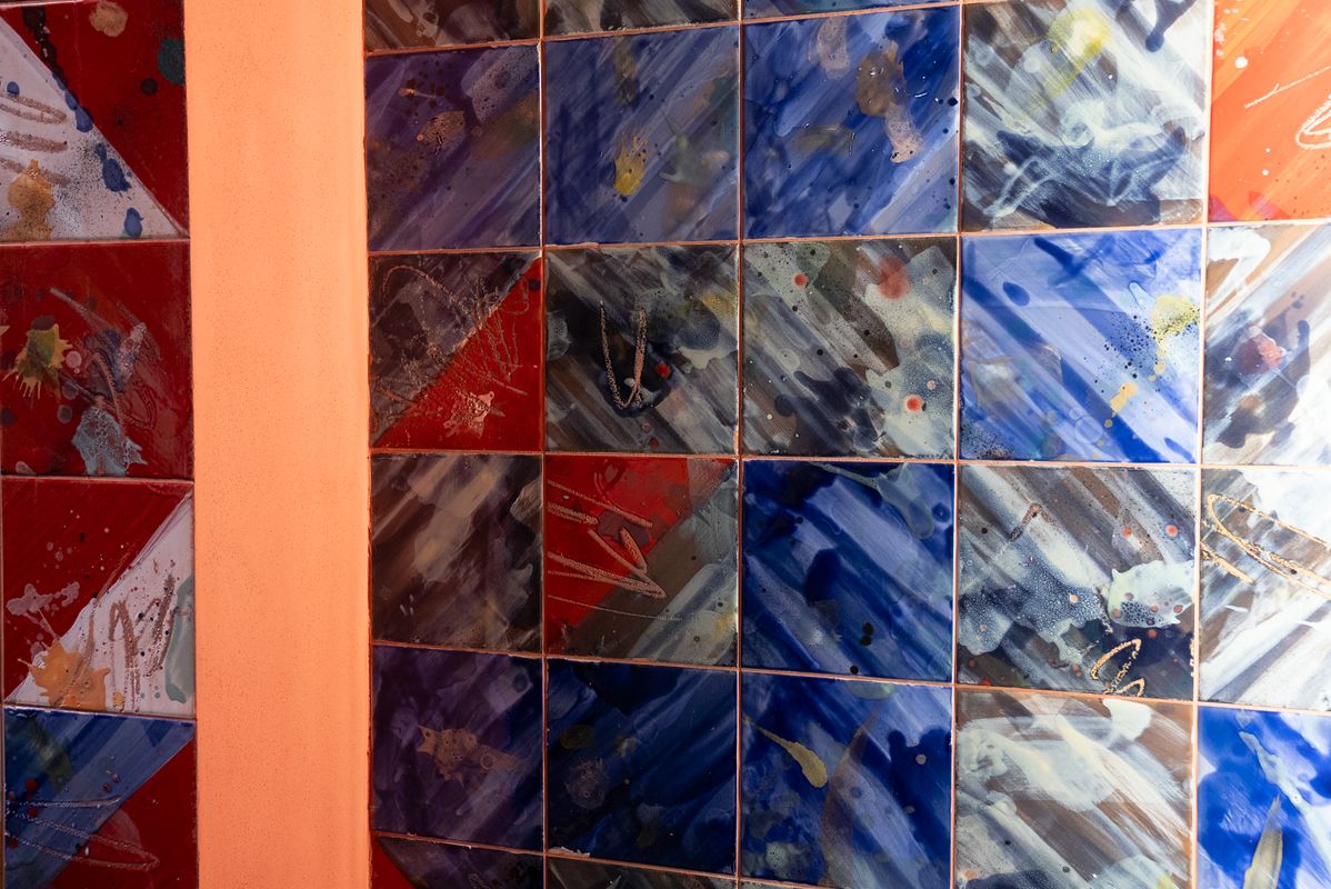 
             Rajoles de la façana de la finca rehabilitada d’habitatge públic del carrer d...
             Autor: Martí Petit
             Mostra els detalls de la imatge Rajoles de la façana de la finca rehabilitada d’habitatge públic del carrer d...
             