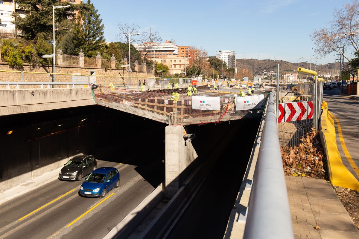 
             Puente de la Ronda de Dalt donde están las obras de cubrimiento
             Autor: Marc Lozano
             Ver los detalles de la imagen Puente de la Ronda de Dalt donde están las obras de cubrimiento
             