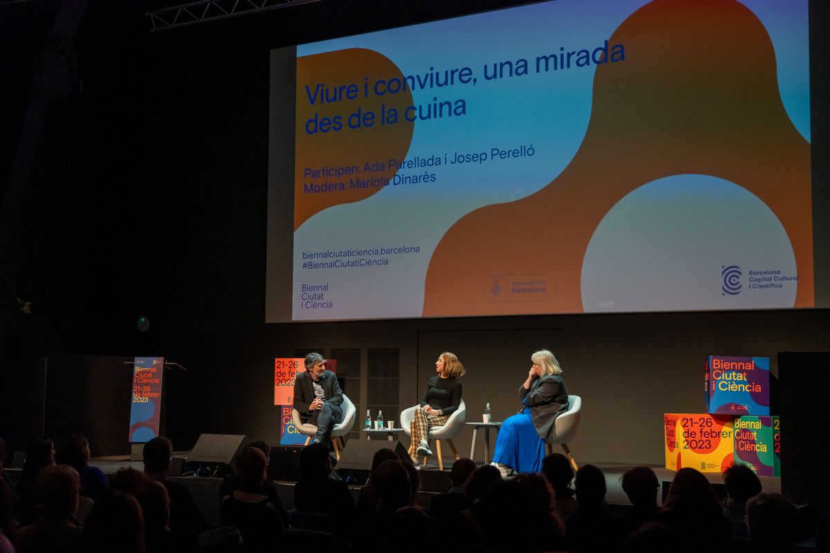 
             Josep Perelló, Ada Parellada i Maria Dinarès a l’acte d’obertura de la Bienna...
             Autor: Pau Vázquez i Oriol Frago - Tandem
             Mostra els detalls de la imatge Josep Perelló, Ada Parellada i Maria Dinarès a l’acte d’obertura de la Bienna...
             