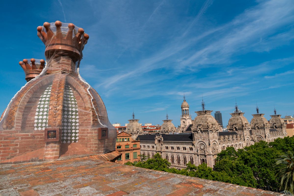 
             Vista parcial de una cúpula del Arco de Triunfo. Al fondo, el Tribunal Superi...
             Autor: Paula Jaume
             Ver los detalles de la imagen Vista parcial de una cúpula del Arco de Triunfo. Al fondo, el Tribunal Superi...
             