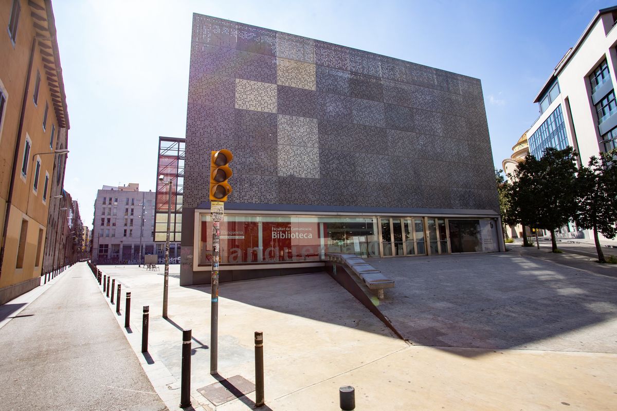 
             Biblioteca Blanquerna al carrer Valldonzella. Districte de Ciutat Vella. Barr...
             Autor: Marc Lozano
             Mostra els detalls de la imatge Biblioteca Blanquerna al carrer Valldonzella. Districte de Ciutat Vella. Barr...
             