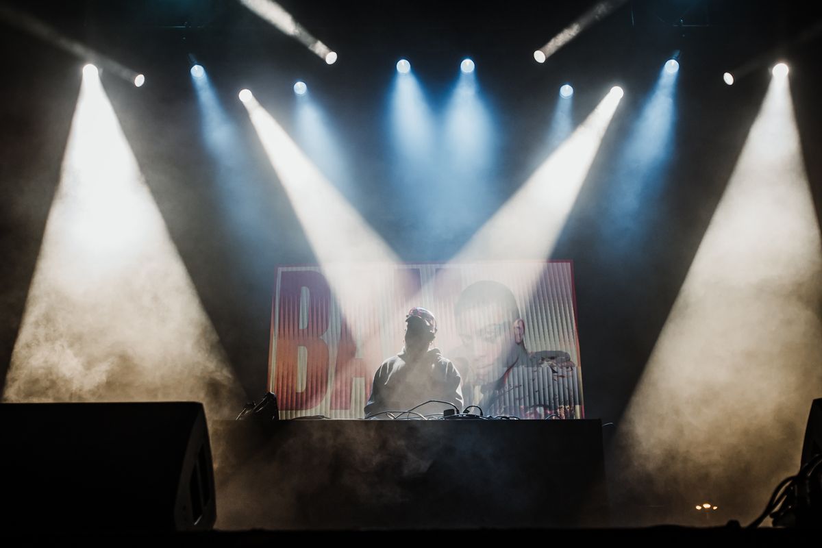 <div class='imageHoverDetail'>
             <p class='imageHoverTitle twoLineBreak'>Concert de Kiddy Smile a les festes de la Mercè 2025 El cantant punxa i canta...</p>
             <p class='imageHoverAutor oneLineBreak'>Autor: Rafael Rubiales</p>
             <button class='imageHoverBtn'>Mostra els detalls de la imatge <span class='sr-only'>Concert de Kiddy Smile a les festes de la Mercè 2025 El cantant punxa i canta...</span></button>
             </div>