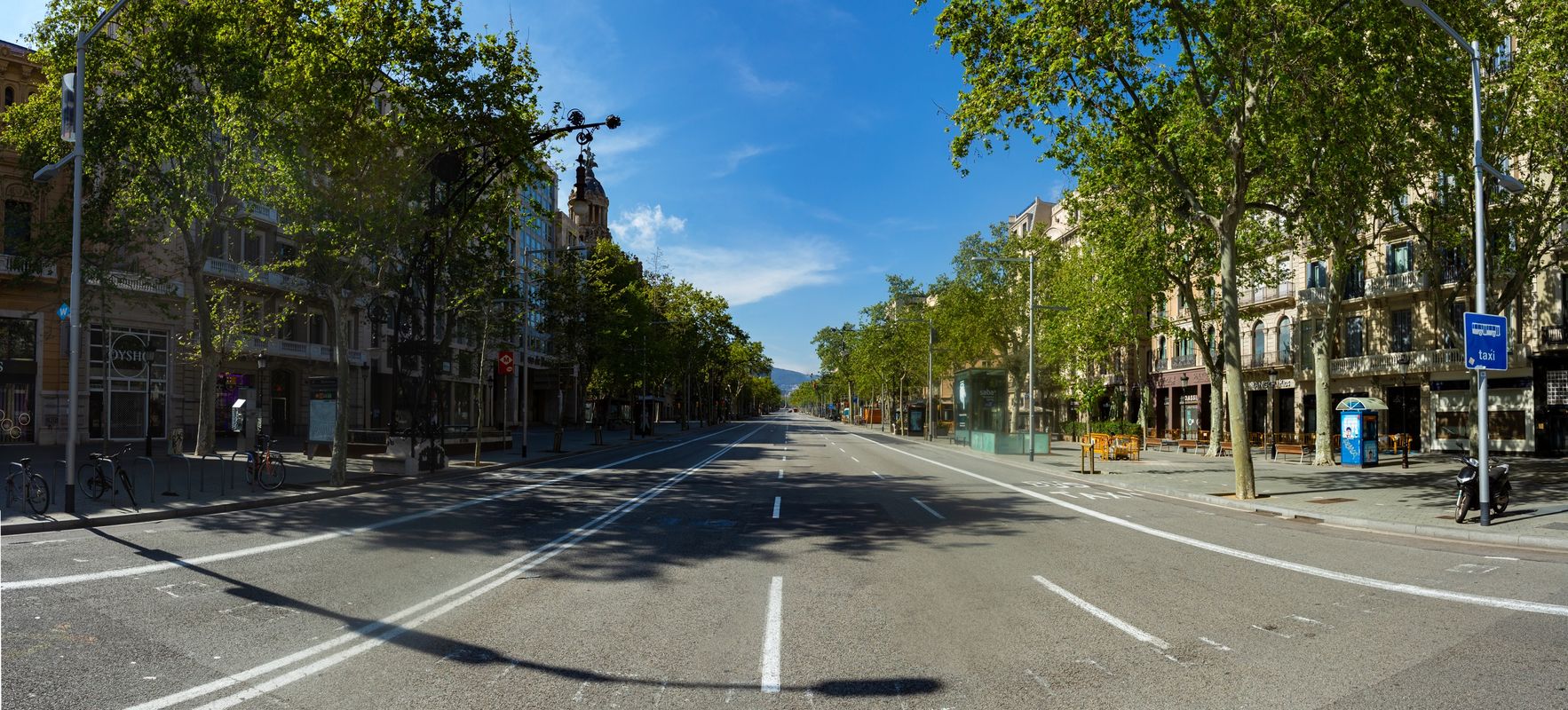<div class='imageHoverDetail'>
             <p class='imageHoverTitle twoLineBreak'>Passeig de Gràcia cruïlla amb gran via de les Corts Catalanes en sentit munta...</p>
             <p class='imageHoverAutor oneLineBreak'>Autor: Marc Lozano</p>
             <button class='imageHoverBtn'>Mostra els detalls de la imatge <span class='sr-only'>Passeig de Gràcia cruïlla amb gran via de les Corts Catalanes en sentit munta...</span></button>
             </div>
