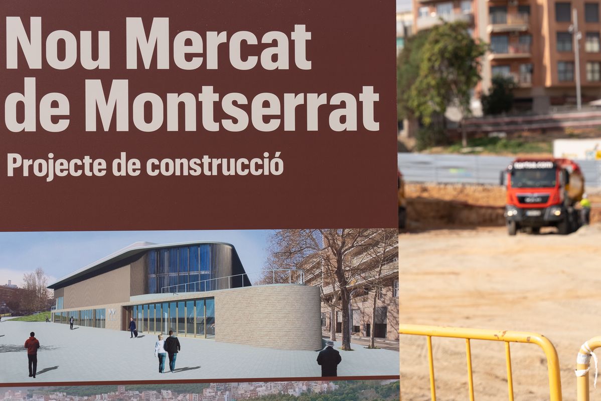 
             Cartell publicitari de com serà el nou Mercat de Montserrat. De fons, un cami...
             Autor: Martí Petit
             Mostra els detalls de la imatge Cartell publicitari de com serà el nou Mercat de Montserrat. De fons, un cami...
             