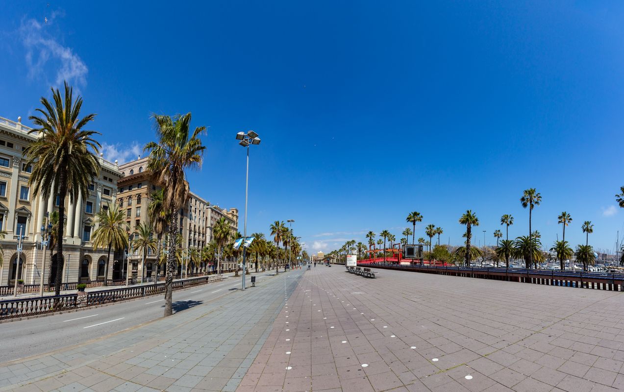 <div class='imageHoverDetail'>
             <p class='imageHoverTitle twoLineBreak'>Passeig de Colom sense gent. Districte de Ciutat Vella Barri Gòtic.</p>
             <p class='imageHoverAutor oneLineBreak'>Autor: Marc Lozano</p>
             <button class='imageHoverBtn'>Mostra els detalls de la imatge <span class='sr-only'>Passeig de Colom sense gent. Districte de Ciutat Vella Barri Gòtic.</span></button>
             </div>