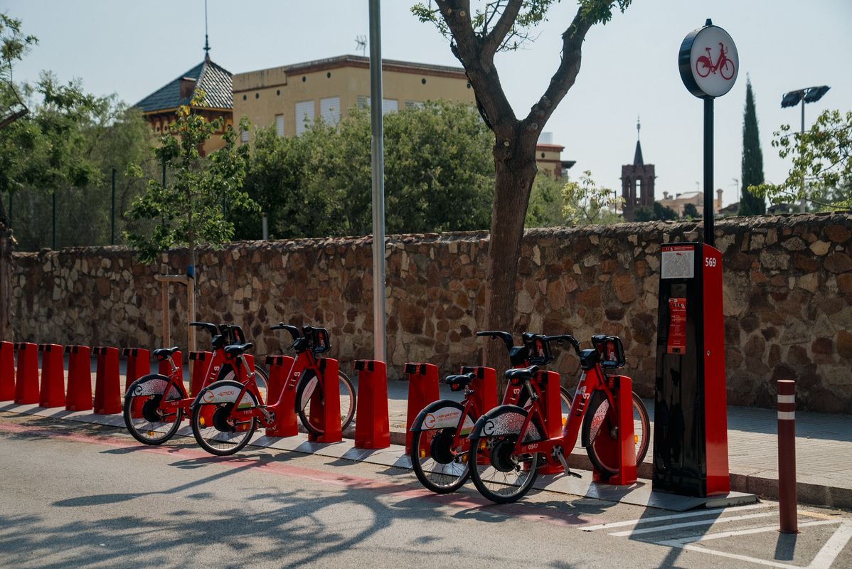 
             Nueva estación de Bicing con bicicletas ancladas
             Autor: Elena Pastor
             Ver los detalles de la imagen Nueva estación de Bicing con bicicletas ancladas
             