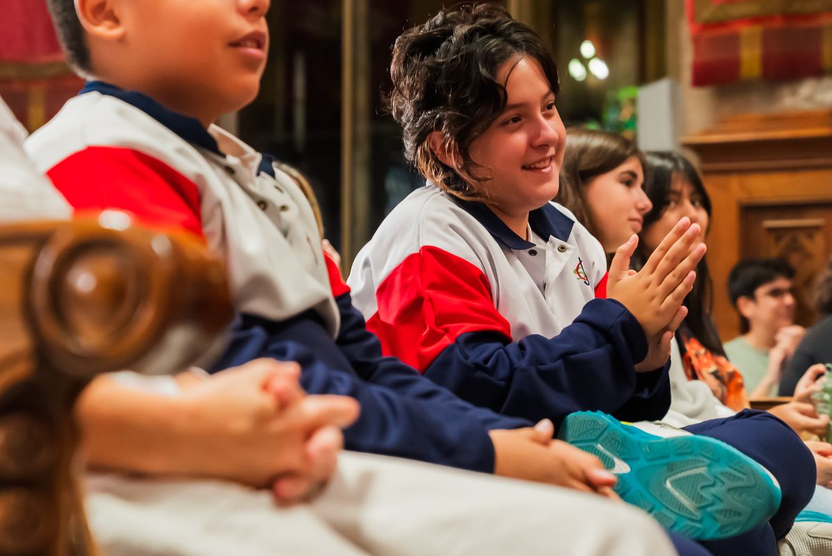 
             Nens i nenes del públic durant l’espectacle de l’acte de benvinguda al curs 2...
             Autor: Josbel A. Tinoco
             Mostra els detalls de la imatge Nens i nenes del públic durant l’espectacle de l’acte de benvinguda al curs 2...
             