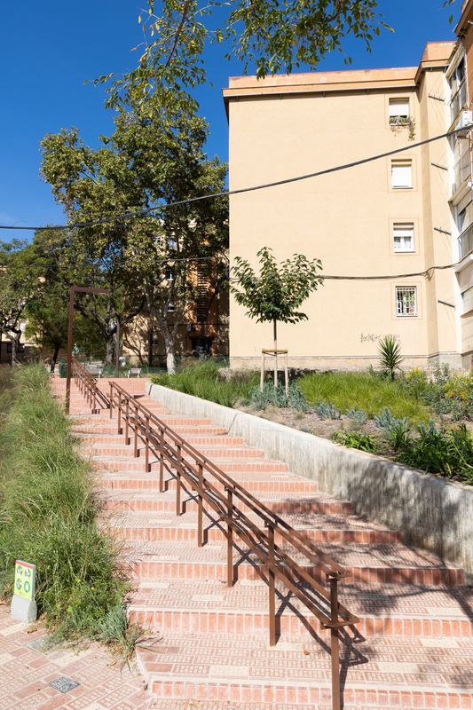 
             Millores en les escales d’accés a la zona de blocs dels carrers Aiguablava i ...
             Autor: Andreu Adrover
             Mostra els detalls de la imatge Millores en les escales d’accés a la zona de blocs dels carrers Aiguablava i ...
             