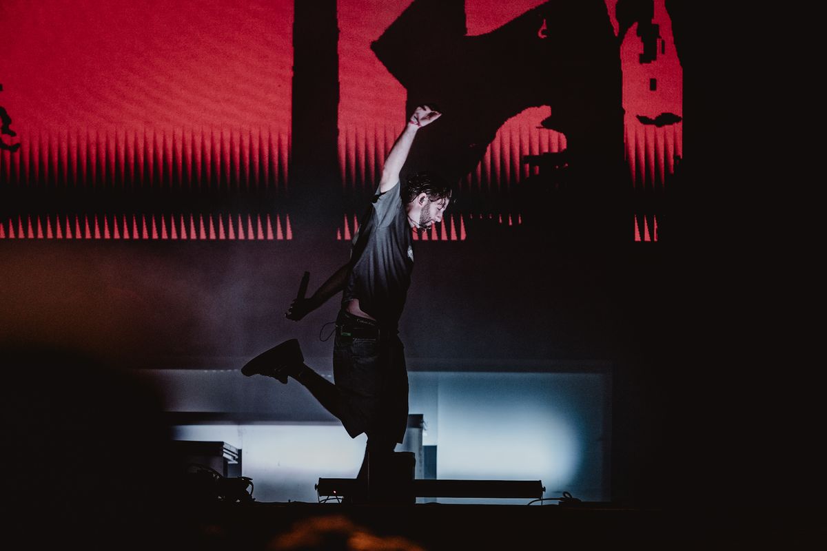 <div class='imageHoverDetail'>
             <p class='imageHoverTitle twoLineBreak'>Actuació de Flashy Ice Cream a l'Escenari Europa FM</p>
             <p class='imageHoverAutor oneLineBreak'>Autor: Rafael Rubiales</p>
             <button class='imageHoverBtn'>Mostra els detalls de la imatge <span class='sr-only'>Actuació de Flashy Ice Cream a l'Escenari Europa FM</span></button>
             </div>