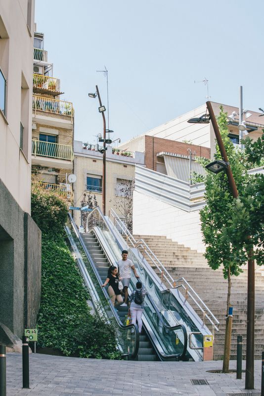 
             Escales mecàniques a la Trinitat Vella per salvar la diferència d’alçada entr...
             Autor: Curro Palacios
             Mostra els detalls de la imatge Escales mecàniques a la Trinitat Vella per salvar la diferència d’alçada entr...
             