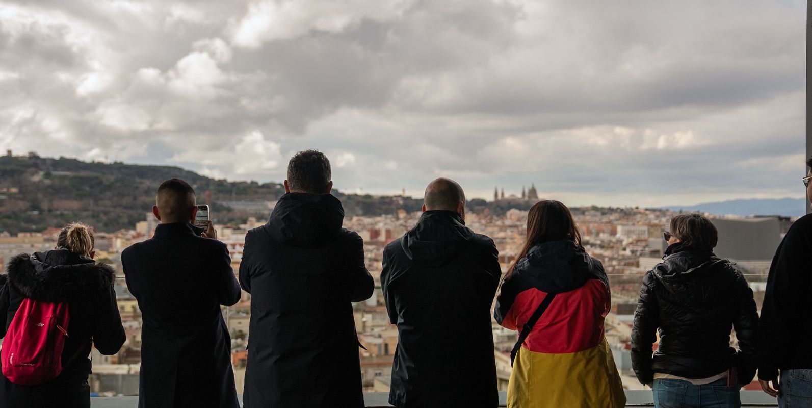 
             Varios visitantes en la azotea por las jornadas de puertas abiertas del Ayunt...
             Autor: Lucas Amillano
             Ver los detalles de la imagen Varios visitantes en la azotea por las jornadas de puertas abiertas del Ayunt...
             