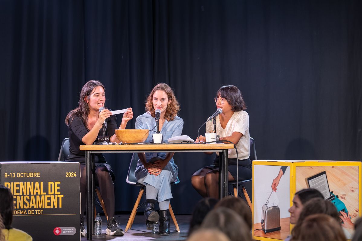
             Oye Sherman, Ana Polo i Rocío Quillahuaman emeten en directe el pòdcast 