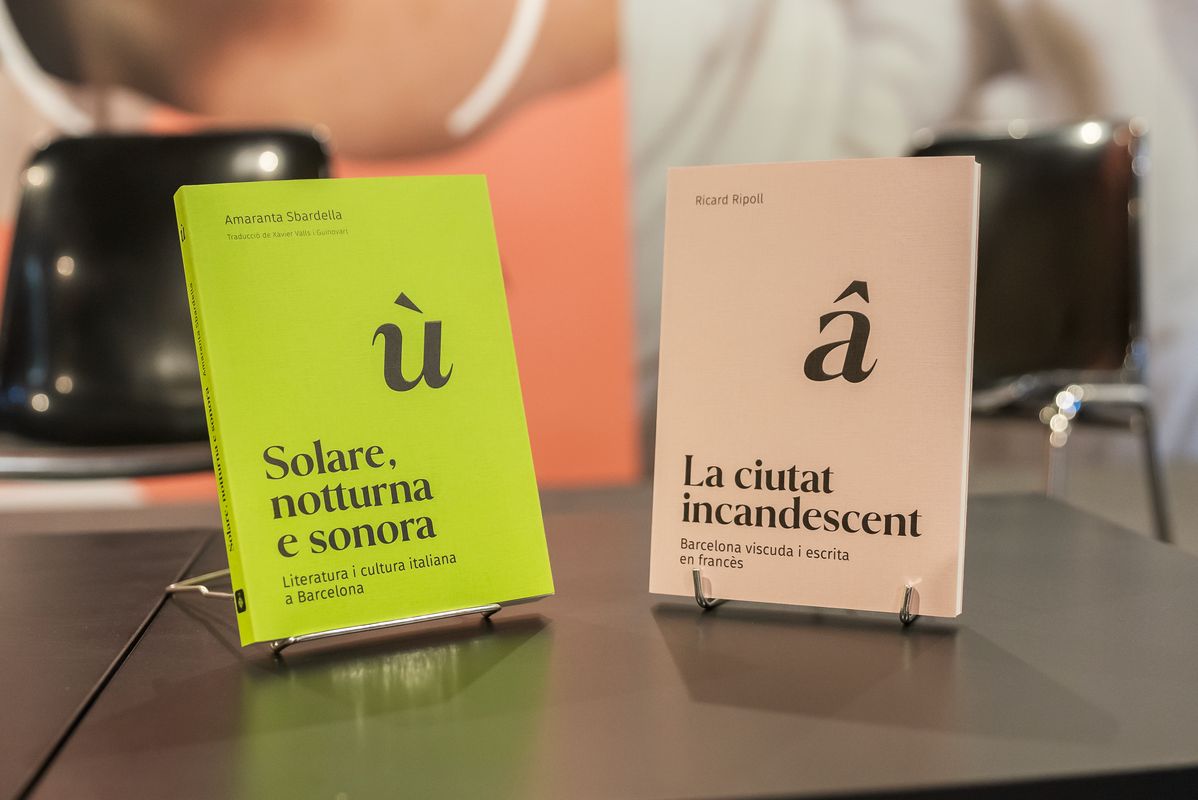 
             Libros “Solare, notturna e sonora” y “La ciutat incandescent” en la present...
             Autor: Josbel A. Tinoco
             Ver los detalles de la imagen Libros “Solare, notturna e sonora” y “La ciutat incandescent” en la present...
             