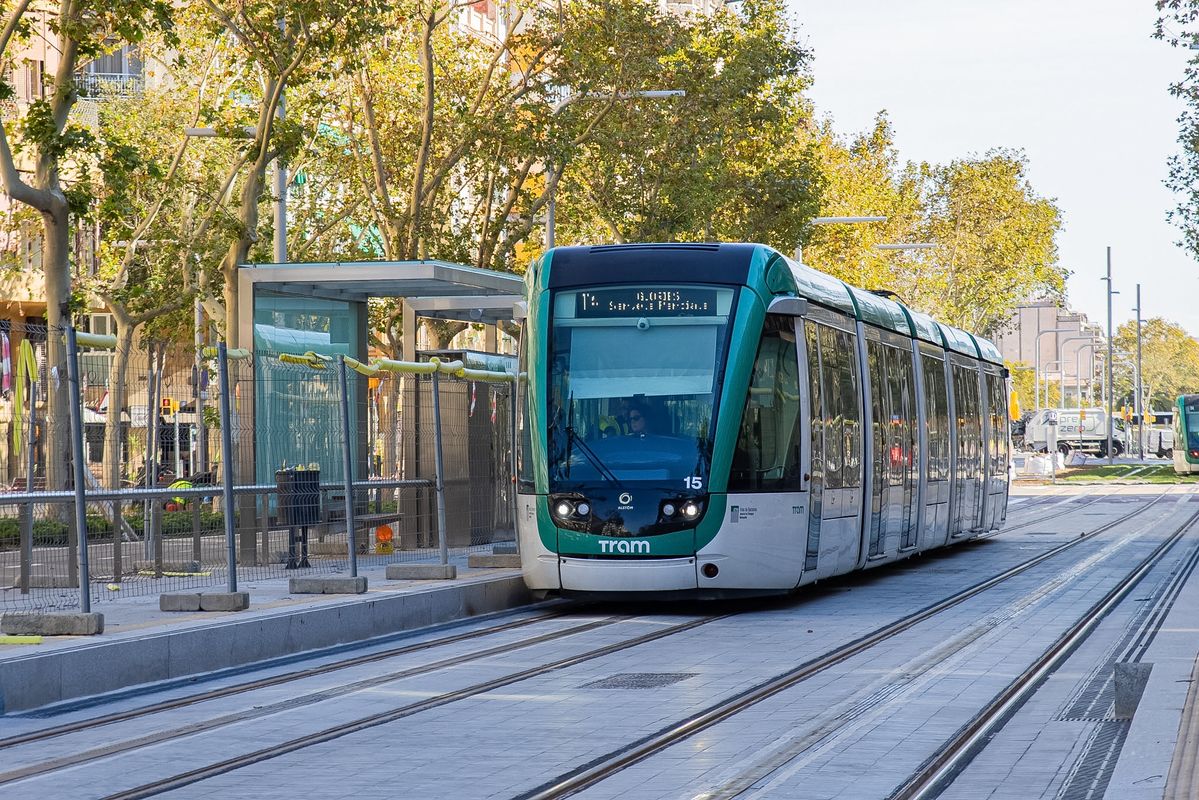 
             Un tramvia aturat davant d