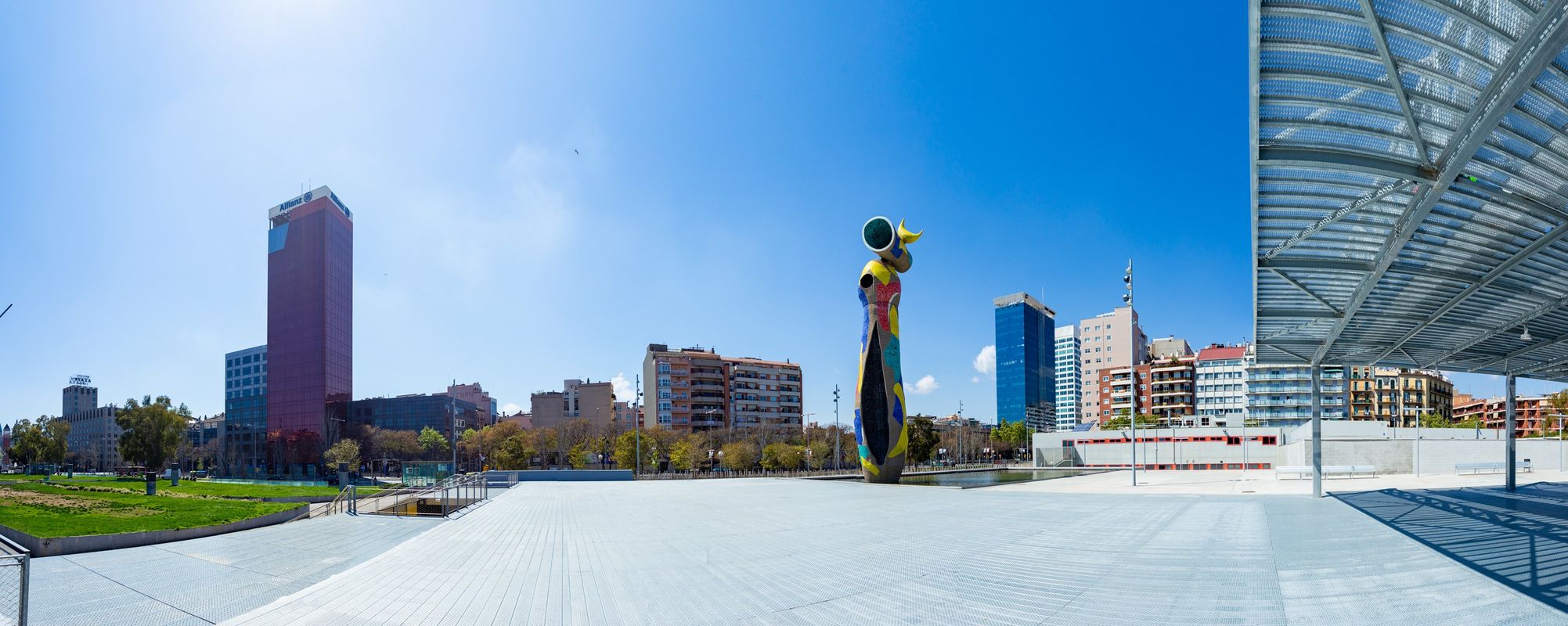 
             Panoràmica del Parc de Joan Miró amb l’escultura Dona i Ocell
             Autor: Marc Lozano
             Mostra els detalls de la imatge Panoràmica del Parc de Joan Miró amb l’escultura Dona i Ocell
             