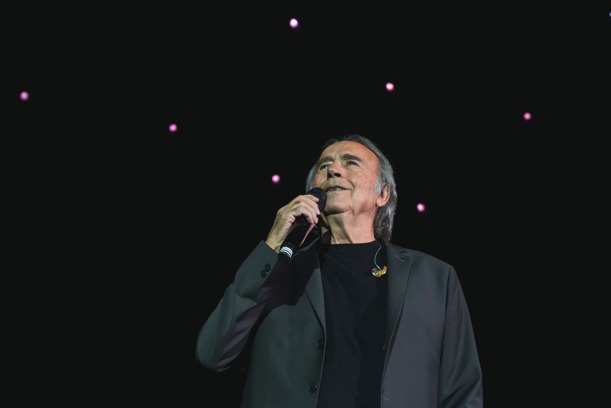 
             Actuació de Joan Manuel Serrat durant el concert ‘Barcelona amb València’
             Autor: Josbel A. Tinoco
             Mostra els detalls de la imatge Actuació de Joan Manuel Serrat durant el concert ‘Barcelona amb València’
             